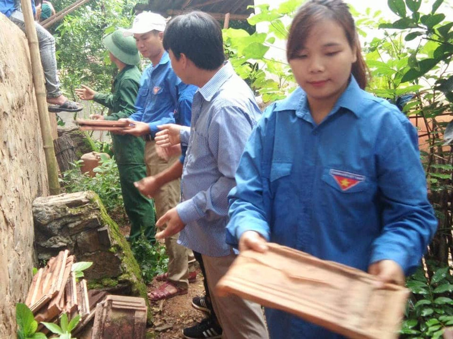 Tháo dỡ mái ngói