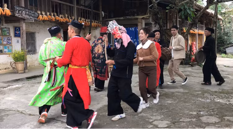 Làng Văn hóa thôn Nặm Đăm, huyện Quản Bạ hấp dẫn du khách. 