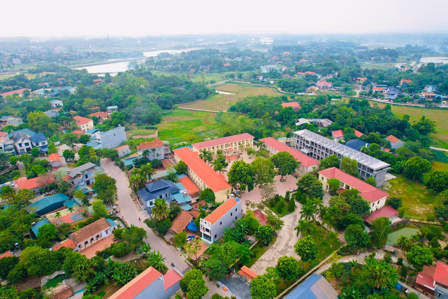 Tổng thể trường THCS Đồng Thịnh nhìn từ trên cao.