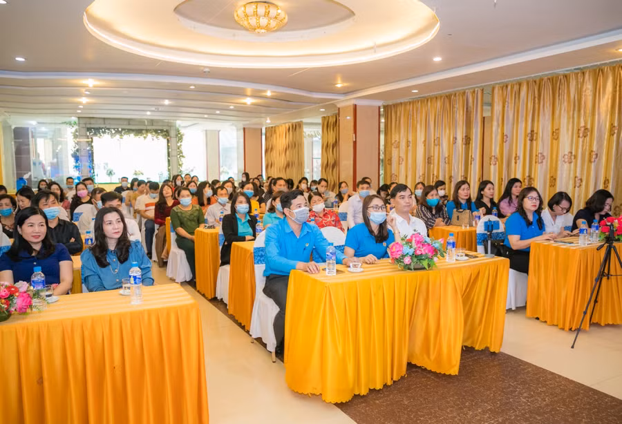 Chương trình với sự tham gia của 200 cán bộ, nhà giáo, người lao động trong tỉnh