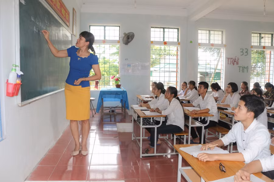 Giờ học của cô trò Trường THCS Vĩnh Thành, huyện Yên Thành, Nghệ An