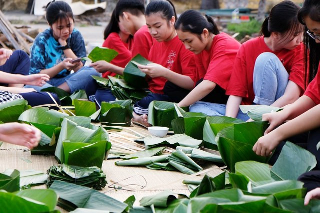 Lớp nào tự gói số lượng bánh của lớp đó.