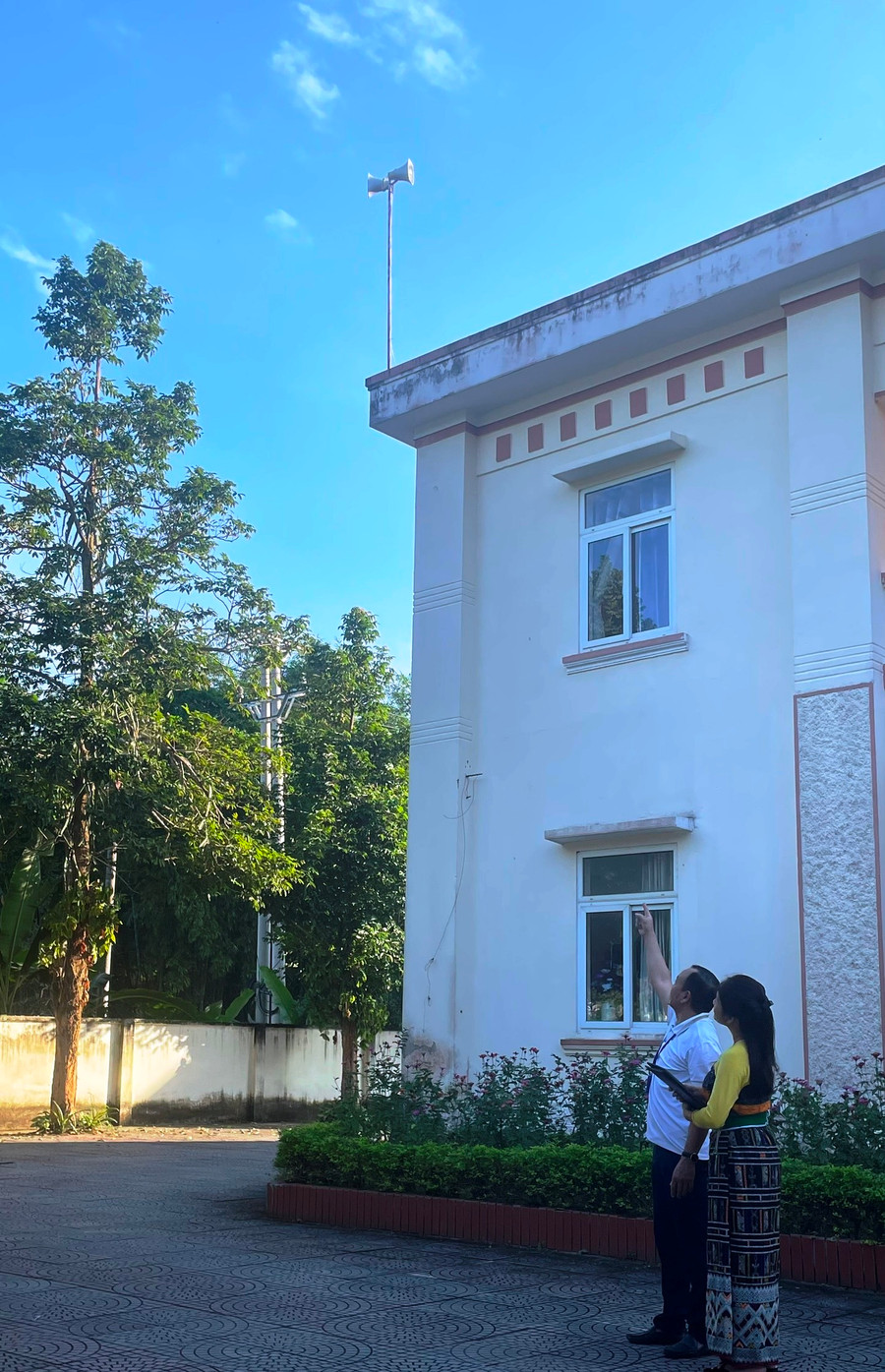 Hệ thống loa truyền thanh của thị trấn Sơn Lư, huyện Quan Sơn (Thanh Hóa). Ảnh: Lê Thơ Hệ thống loa truyền thanh của thị trấn Sơn Lư, huyện Quan Sơn (Thanh Hóa). Ảnh: Lê Thơ