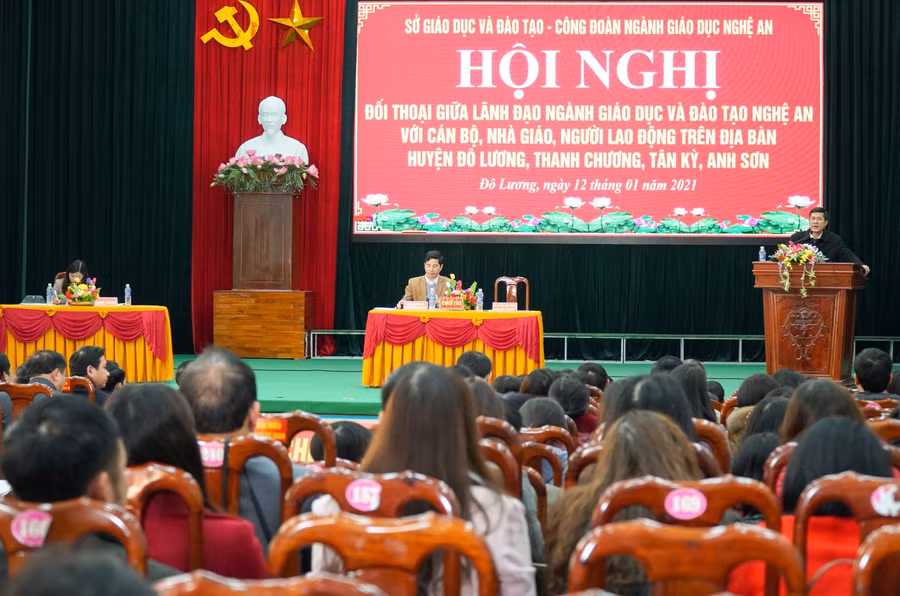 Ngành giáo dục Nghệ An tổ chức hội nghị đối thoại với cán bộ nhà giáo, người lao động.
