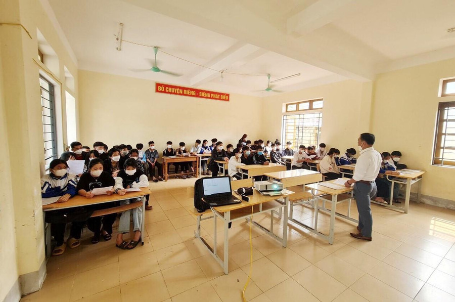 Các trường nghề tại Nghệ An đến từng trường THCS để tổ chức tư vấn, hướng nghiệp cho học sinh. Các trường nghề tại Nghệ An đến từng trường THCS để tổ chức tư vấn, hướng nghiệp cho học sinh.