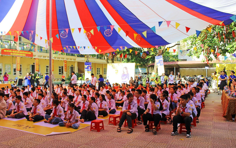 Học sinh Trường THCS Cù Chính Lan hào hứng tham gia hội thi “Rung chuông vàng - Ngày hội văn hóa DSMUN 2022”.