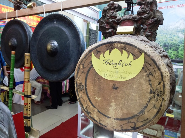 Chiếc trống lệnh của tướng quân Khằm Ban, huyện Quan Hóa (Thanh Hóa).