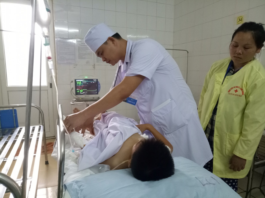 Một trong những nạn nhân đang được chữa trị ở bệnh viện Một trong những nạn nhân đang được chữa trị ở bệnh viện