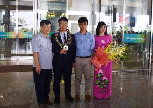 Em Nguyễn Ngọc Long huy chương Vàng Olympic Vật lý khu vực và quốc tế năm 2018.