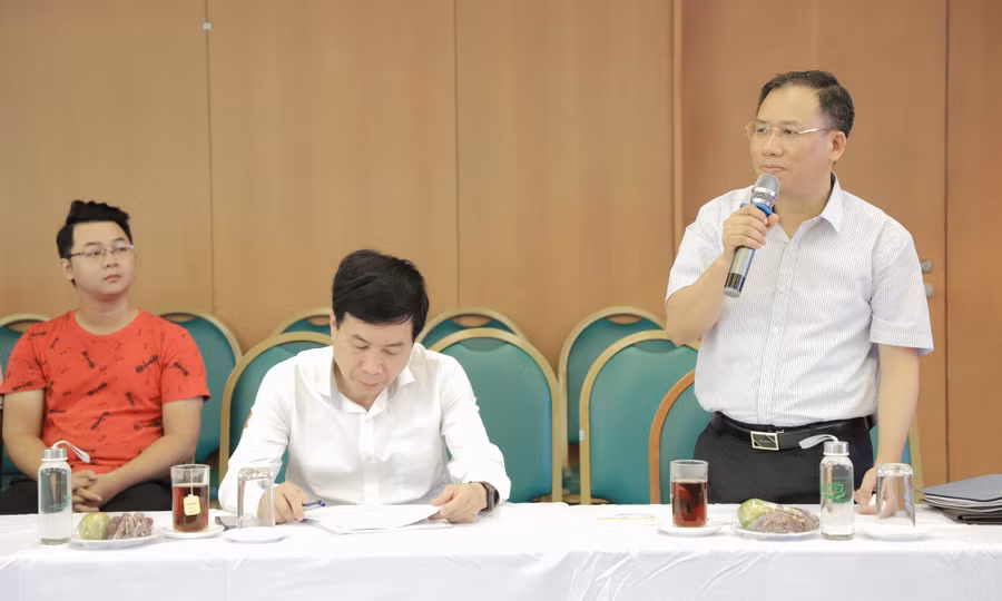 Ông Lê Hùng Sơn, Phó Tổng Giám đốc BHXH Việt Nam phát biểu tại buổi làm việc