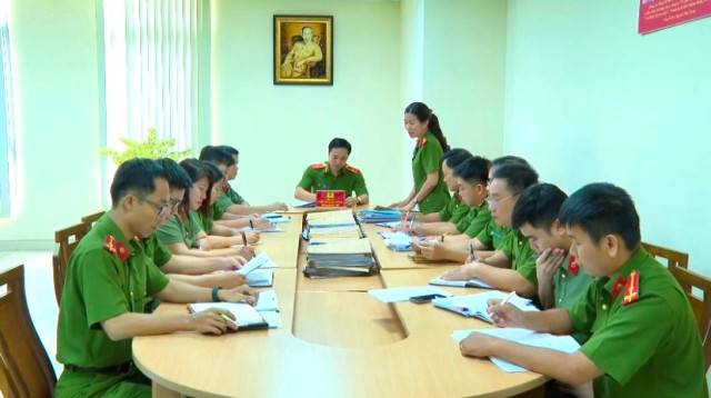 Ban Chuyên án thuộc Công an TPHCM họp triển khai kế hoạch đấu tranh, triệt phá. (Ảnh:Công an TPHCM) Ban Chuyên án thuộc Công an TPHCM họp triển khai kế hoạch đấu tranh, triệt phá. (Ảnh:Công an TPHCM)