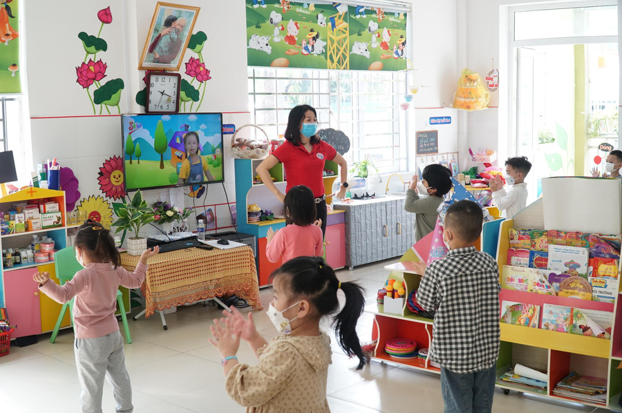 Giờ học của trẻ mầm non tại TP Vinh, Nghệ An. Giờ học của trẻ mầm non tại TP Vinh, Nghệ An.