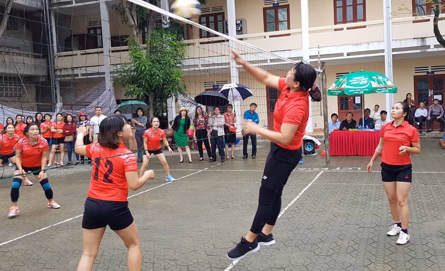 Thi đấu môn bóng chuyền nữ