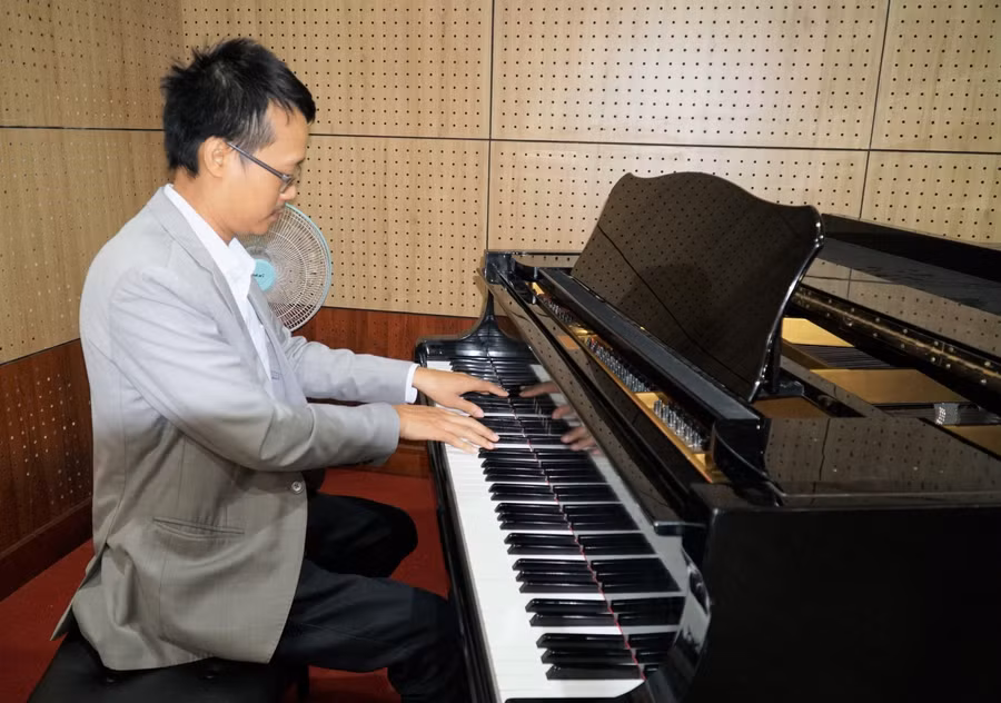 Anh Phạm Xuân Hải hiện đang công tác tại Trường Cao đẳng Văn hóa Nghệ thuật Nghệ An