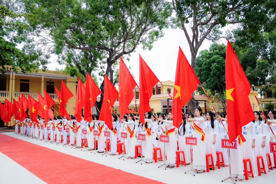 Học sinh Trường THPT Chu Văn An (TP Sầm Sơn, Thanh Hóa) trong buổi Lễ Khai giảng năm học mới 2023-2024. Ảnh: NTCC