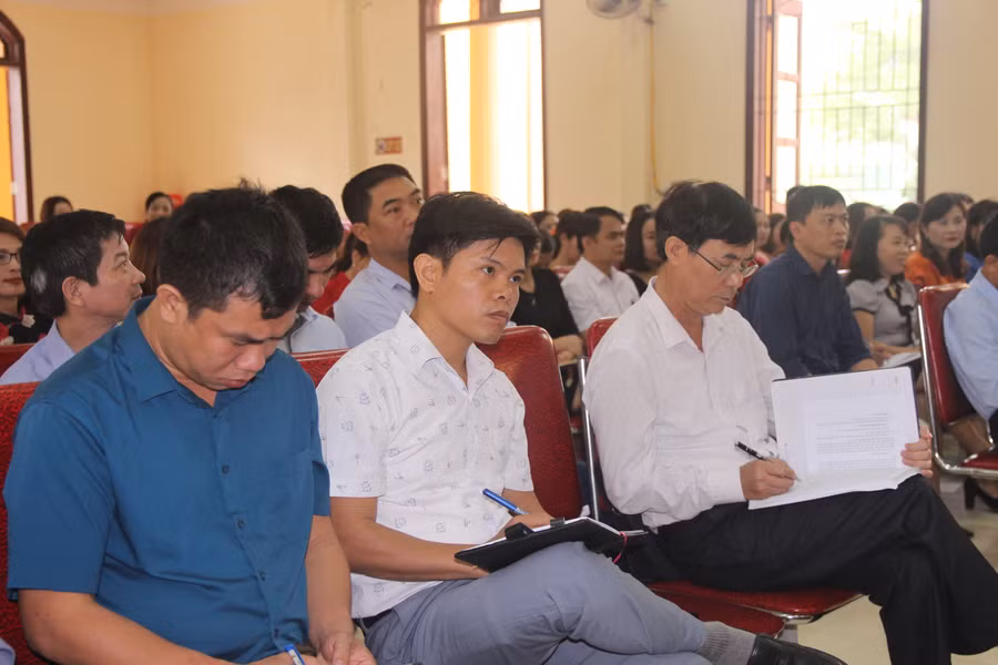 Các nhà giáo đến từ 3 huyện miền núi cao của Nghệ An