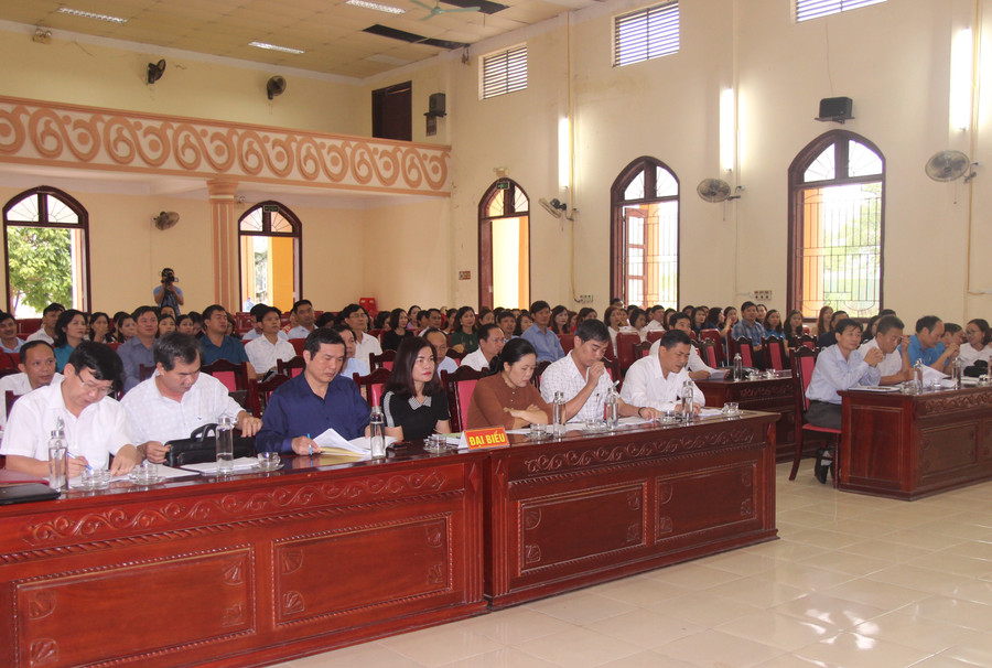 Các đại biểu tham gia hội nghị