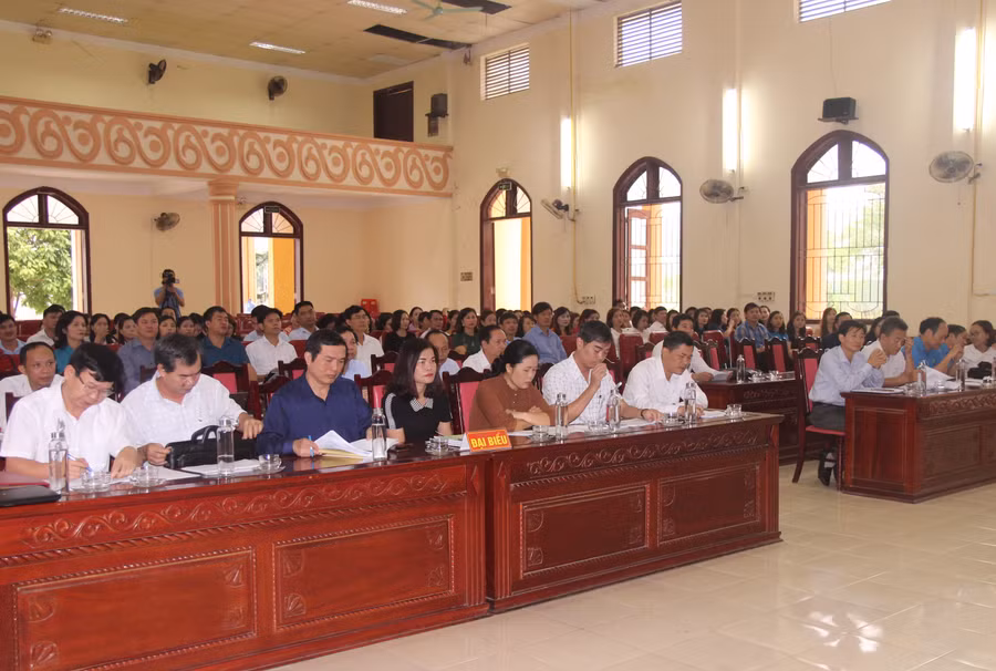 Các đại biểu tham gia hội nghị