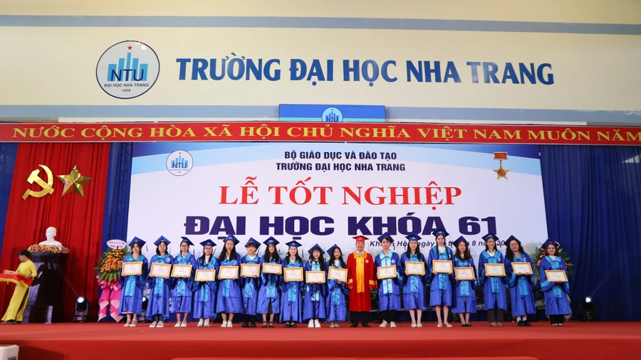 Lễ tốt nghiệp năm 2023 của Trường Đại học Nha Trang. Ảnh: NTCC