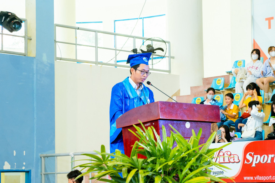 Nguyễn Võ Hoàng Luân chia sẻ cảm xúc trong ngày tốt nghiệp. Ảnh: NTCC Nguyễn Võ Hoàng Luân chia sẻ cảm xúc trong ngày tốt nghiệp. Ảnh: NTCC