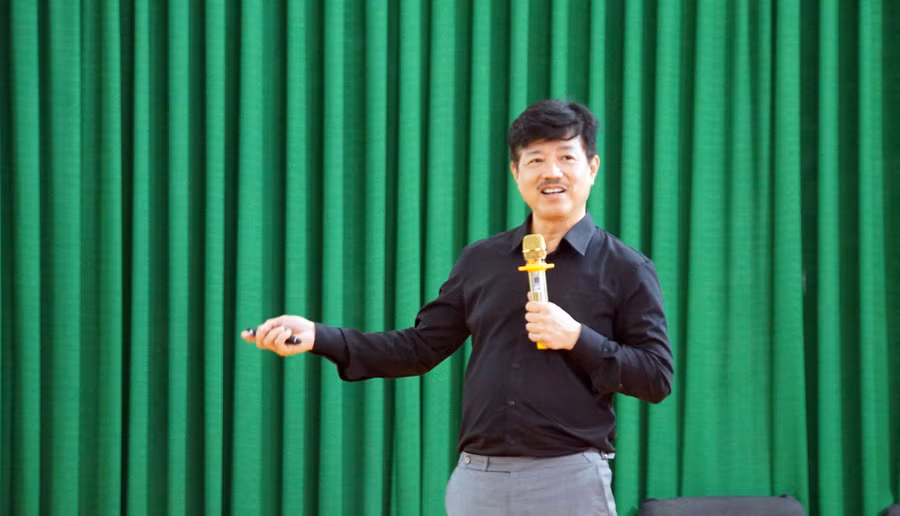 ThS Vũ Mạnh Cường, Giám đốc Trung tâm Truyền thông - Giáo dục sức khỏe Trung ương (Bộ Y tế) tại buổi tập huấn. Ảnh: Mạnh Tùng.