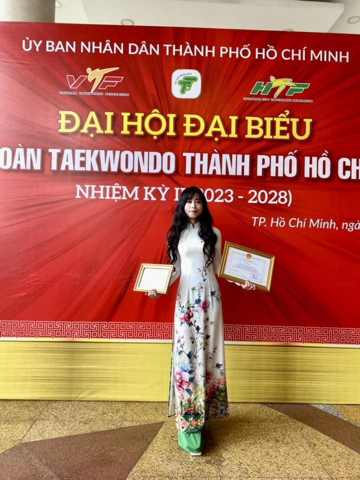 Cô nàng còn hội tụ đầy đủ phẩm chất trở thành một hình mẫu với giới trẻ hiện đại.
