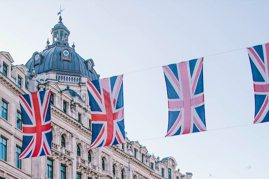 Ngoài chi phí sinh hoạt thông thường, bạn cũng sẽ phải xem xét chi phí đi lại khi đi du học. Ngoài chi phí sinh hoạt thông thường, bạn cũng sẽ phải xem xét chi phí đi lại khi đi du học.