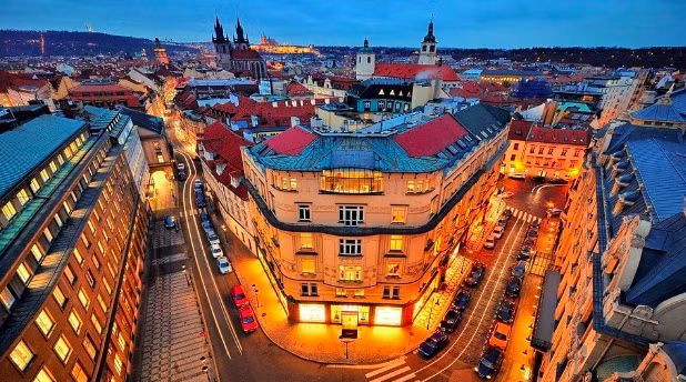 Praha thực sự trông giống như một câu chuyện cổ tích của Disney - đặc biệt là trong những tháng mùa đông đầy tuyết.
