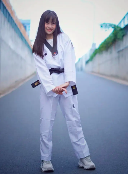 Lyna Chhoeung là thành viên kỳ cựu của đội tuyển Taekwondo.