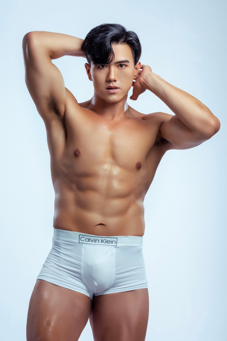 Anh cho biết thời gian qua anh chăm chỉ tập gym và luyện kỹ năng trình diễn để tự tin đọ hình thể, so tài với đại diện các quốc gia khác tại World Fitness Supermodel.