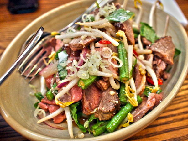 Món Lap Khmer có hương vị chua cay mặn ngọt hài hòa đưa miệng. Món Lap Khmer có hương vị chua cay mặn ngọt hài hòa đưa miệng.