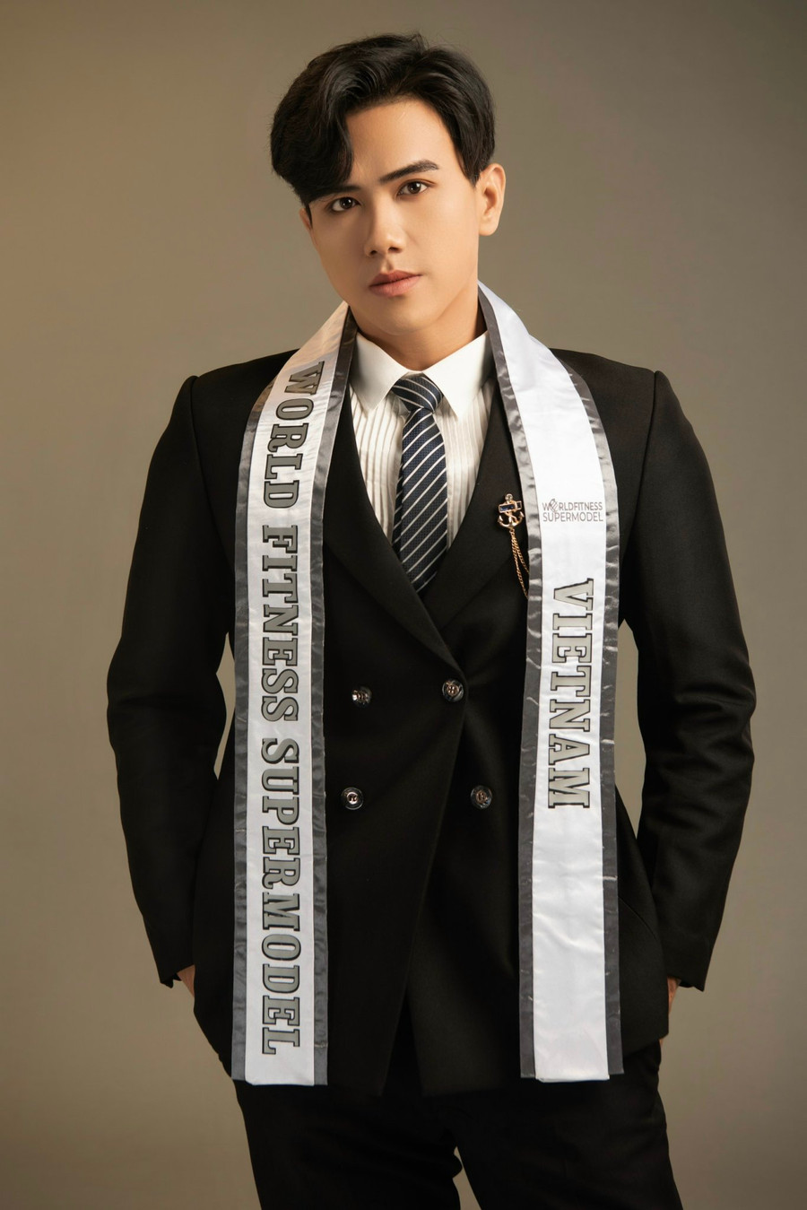 Ngô Hoàng Lĩnh hiện đang là người mẫu kiêm huấn luyện viên thể hình tại Việt Nam.