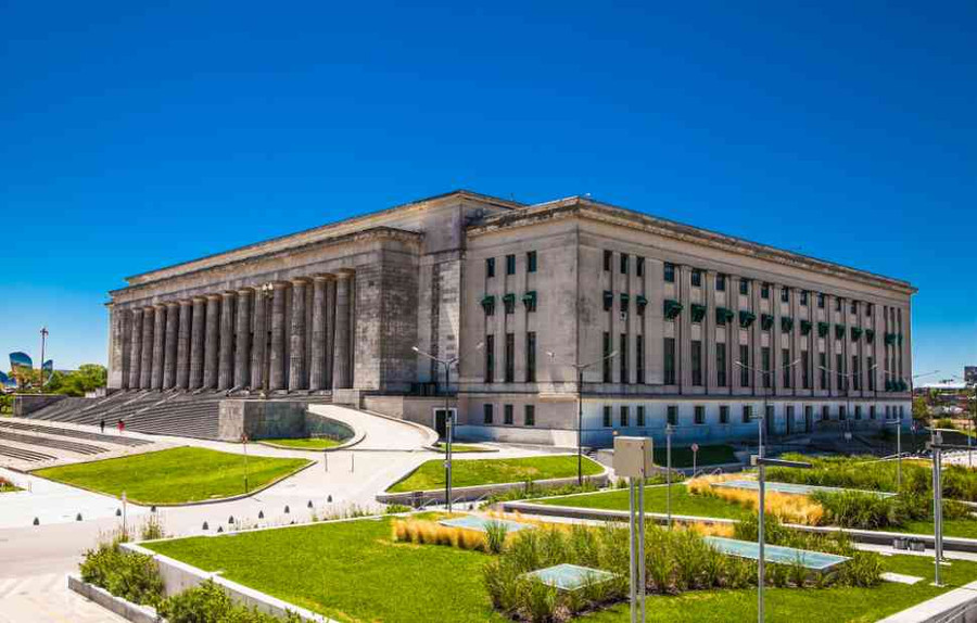 Nếu bạn đang tìm kiếm những thú vui ẩm thực, phiêu lưu và nghệ thuật, tất cả được gói gọn trong một, thì Argentina sẽ là một nơi tuyệt vời để du học! Nếu bạn đang tìm kiếm những thú vui ẩm thực, phiêu lưu và nghệ thuật, tất cả được gói gọn trong một, thì Argentina sẽ là một nơi tuyệt vời để du học!