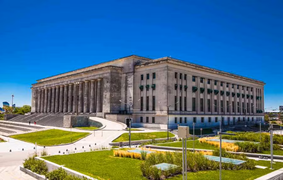 Nếu bạn đang tìm kiếm những thú vui ẩm thực, phiêu lưu và nghệ thuật, tất cả được gói gọn trong một, thì Argentina sẽ là một nơi tuyệt vời để du học!