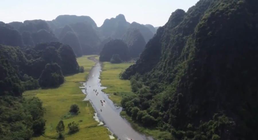 Những cảnh đẹp của Việt Nam xuất hiện trong teaser.