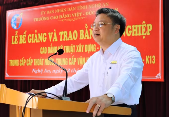 PGS.TS Bùi Văn Dũng giữ chức Hiệu trưởng Trường ĐH Hồng Đức (Thanh Hóa).