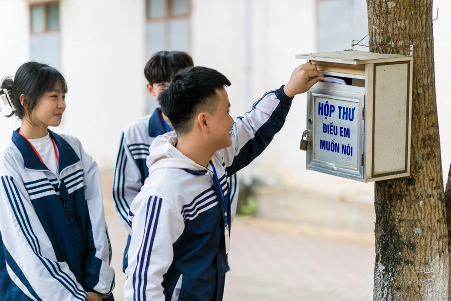 Phát huy vai trò tổ tư vấn tâm lý là một giải pháp tìm hiểu tâm tư học sinh, sớm ngăn chặn bạo lực học đường.