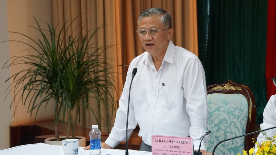 Ông Đặng Mạnh Trung, Trưởng Cơ quan Thường trực khu vực miền Nam - Ban Tuyên giáo Trung ương đồng chủ trì cuộc họp báo. (Ảnh: Hoàng Phúc). Ông Đặng Mạnh Trung, Trưởng Cơ quan Thường trực khu vực miền Nam - Ban Tuyên giáo Trung ương đồng chủ trì cuộc họp báo. (Ảnh: Hoàng Phúc).