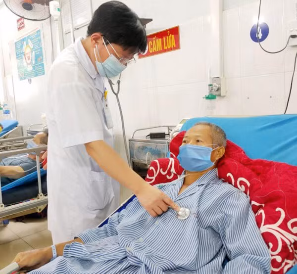 Bệnh nhân đang được điều trị tại BVĐK tỉnh Tuyên Quang. Ảnh: BVĐK Tuyên Quang.