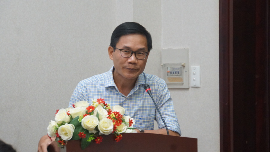 Các nhà khoa học, nhà nghiên cứu trình bày tham luận tại tọa đàm. Ảnh: Mạnh Tùng