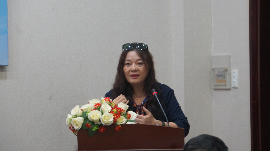 Các nhà khoa học, nhà nghiên cứu trình bày tham luận tại tọa đàm. Ảnh: Mạnh Tùng