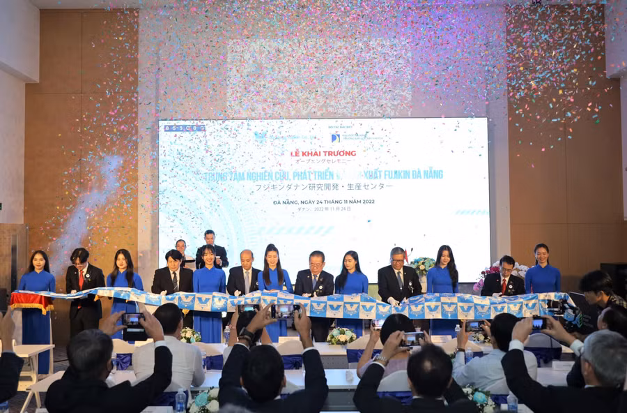 Lễ khai trương Trung tâm nghiên cứu, phát triển và sản xuất Fujikin Đà Nẵng.