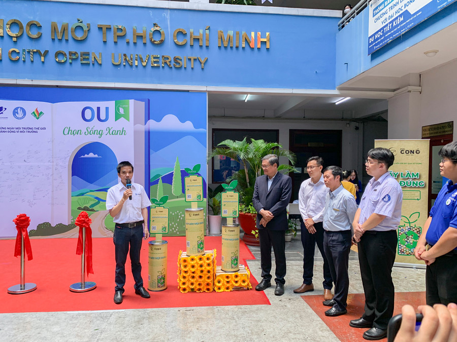 Nhà trường triển khai việc thu gom pin cũ. (Ảnh: NTCC) Nhà trường triển khai việc thu gom pin cũ. (Ảnh: NTCC)