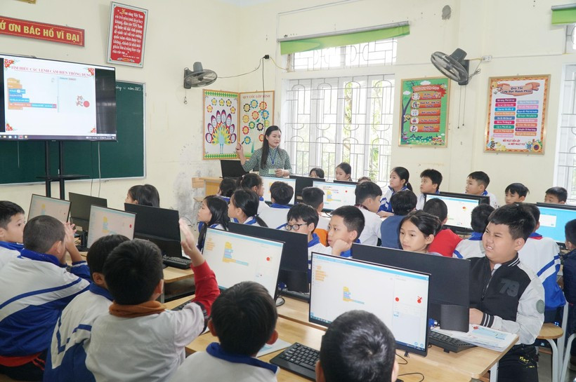 Giáo viên tham gia thi giáo viên dạy giỏi cấp tiểu học năm học 2022-2023 tỉnh Nghệ An. Ảnh: Hồ Lài. Giáo viên tham gia thi giáo viên dạy giỏi cấp tiểu học năm học 2022-2023 tỉnh Nghệ An. Ảnh: Hồ Lài.