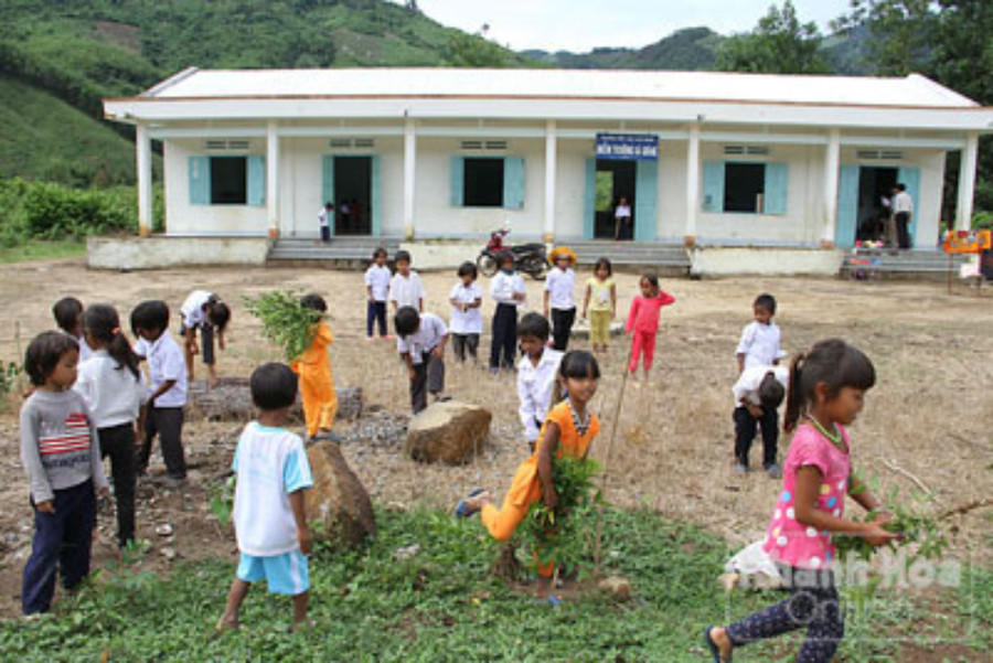 Học sinh điểm trường Cà Giàng (thuộc Trường Tiểu học Sơn Bình, Khánh Sơn, Khánh Hòa). Ảnh: Báo Khánh Hòa