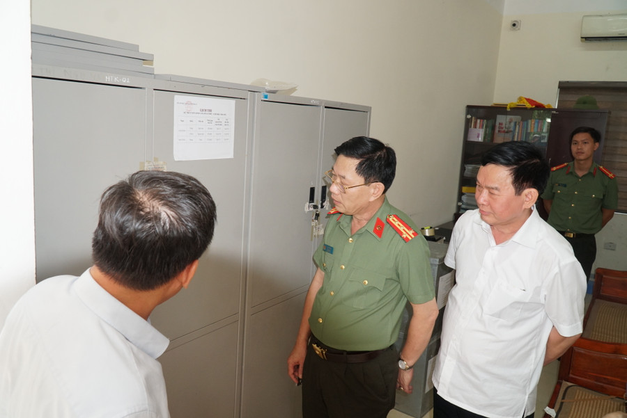 Công tác bảo mật, bảo vệ đề thi, bài thi được đặc biệt chú trọng. Ảnh: Hồ Lài Công tác bảo mật, bảo vệ đề thi, bài thi được đặc biệt chú trọng. Ảnh: Hồ Lài