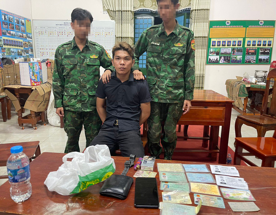 Lê Minh Long tại cơ quan công an. (Ảnh: P.M)