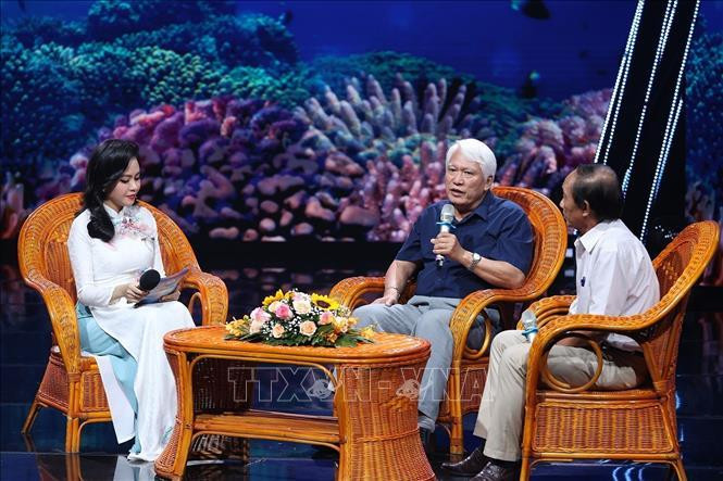 Nhà nghiên cứu khoa học biển - PGS.TS Nguyễn Chu Hồi và Nhà nghiên cứu Văn hóa biển - TS Nguyễn Đăng Vũ giao lưu với chương trình. Ảnh: Dương Giang/TTXVN Nhà nghiên cứu khoa học biển - PGS.TS Nguyễn Chu Hồi và Nhà nghiên cứu Văn hóa biển - TS Nguyễn Đăng Vũ giao lưu với chương trình. Ảnh: Dương Giang/TTXVN