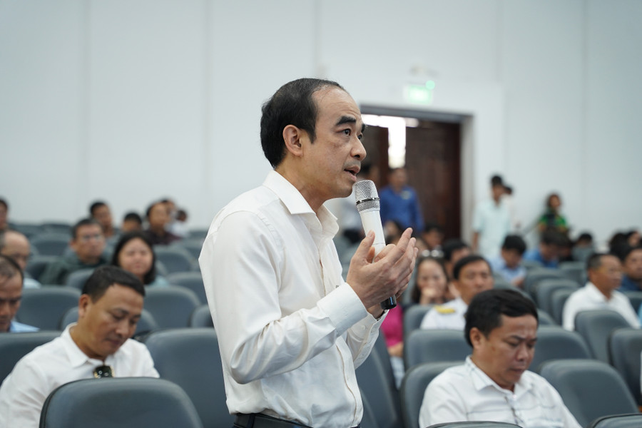 GS.TS Nguyễn Hữu Tú, Hiệu trưởng Trường ĐH Y Hà Nội phát biểu ý kiến. Ảnh: Như Quỳnh