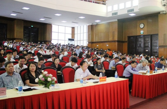Đại biểu về dự buổi Lễ Tổng kết năm học 2018-2019, ngành Giáo dục Thanh Hóa.